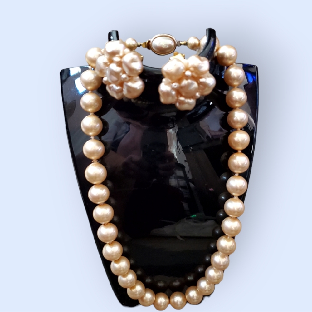 CAROLEE Pearls, 2 Piece Set - Vintage signed, Pinkish Cream
